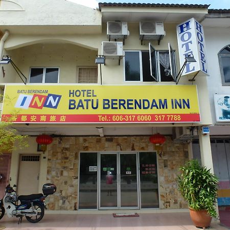 Batu Berendam Inn Kampong Sungai Putat ภายนอก รูปภาพ