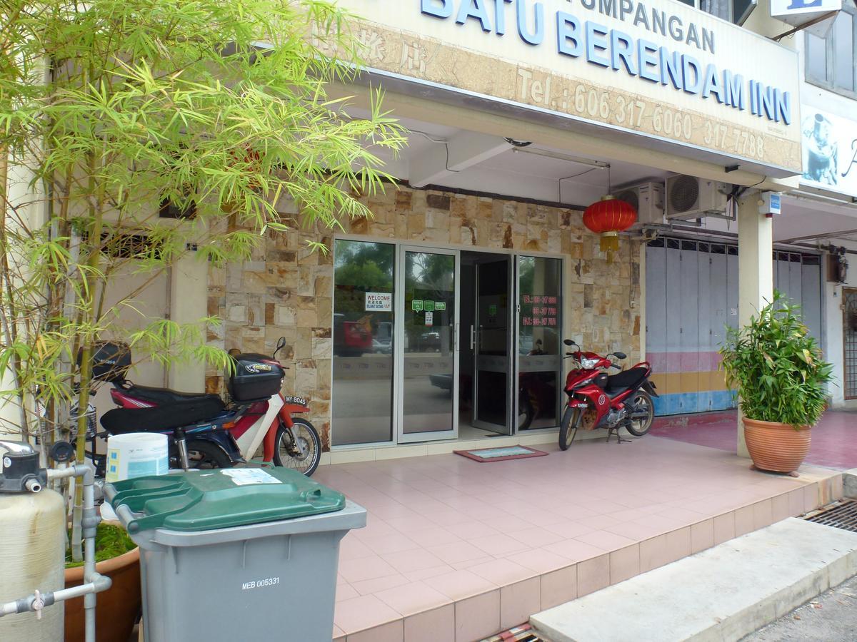 Batu Berendam Inn Kampong Sungai Putat ภายนอก รูปภาพ