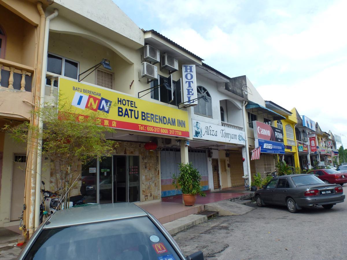 Batu Berendam Inn Kampong Sungai Putat ภายนอก รูปภาพ
