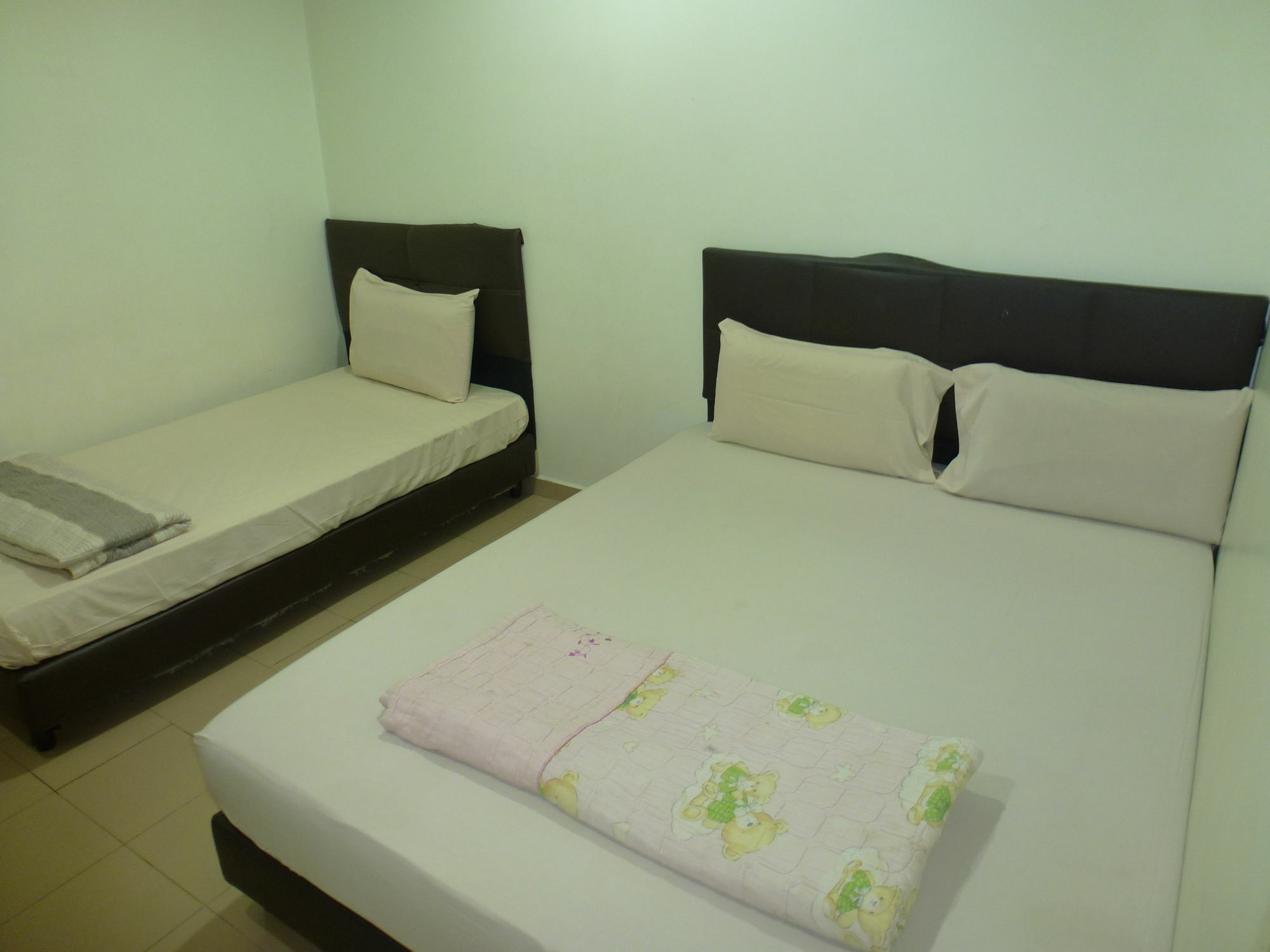 Batu Berendam Inn Kampong Sungai Putat ภายนอก รูปภาพ