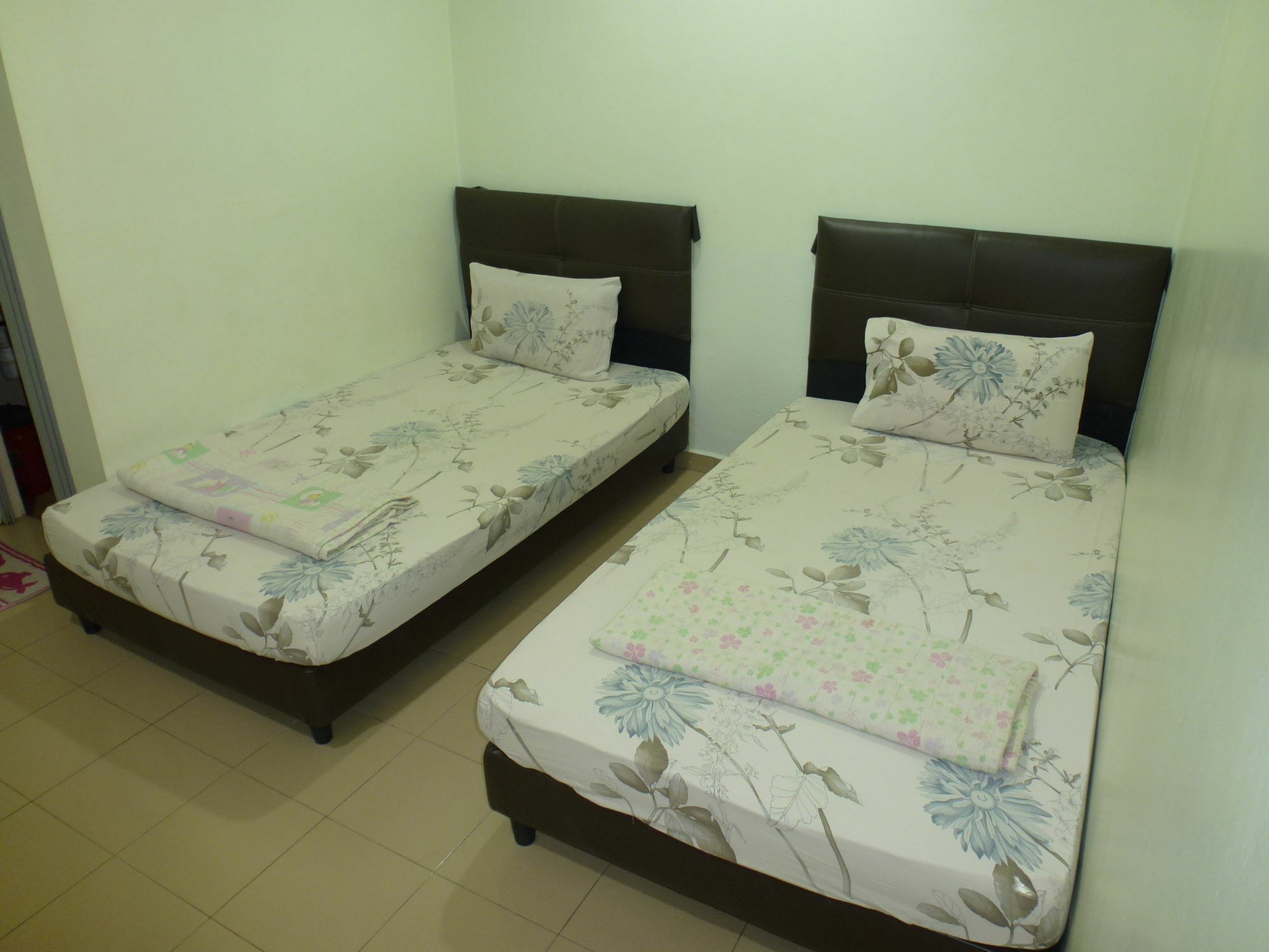 Batu Berendam Inn Kampong Sungai Putat ภายนอก รูปภาพ