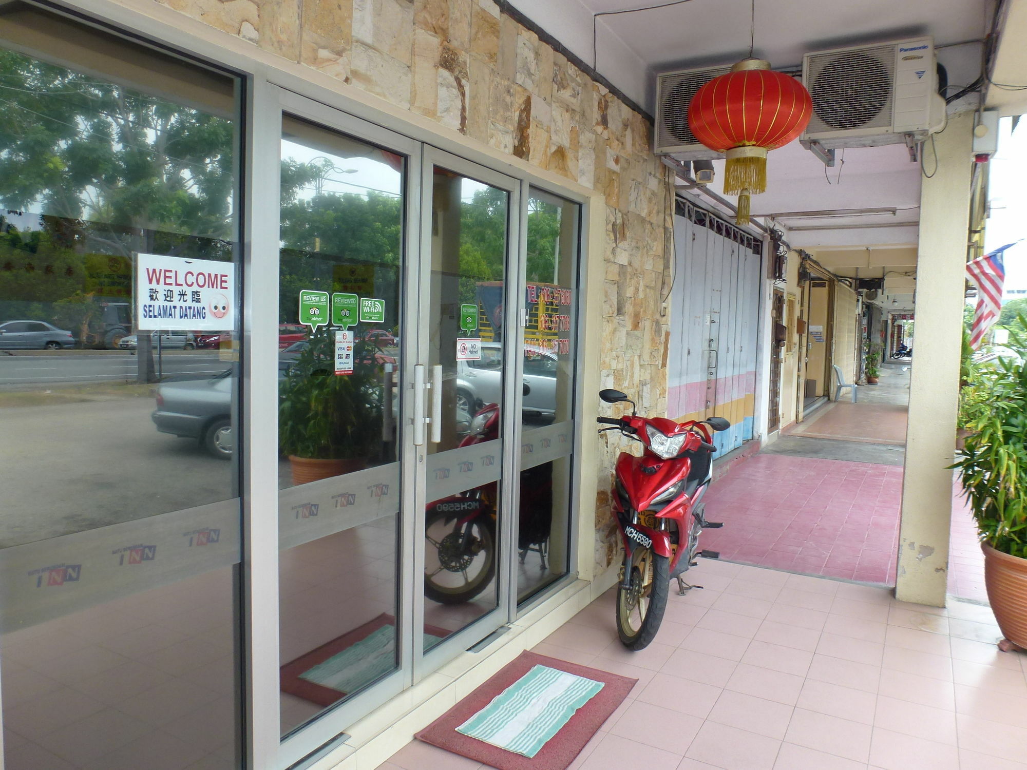 Batu Berendam Inn Kampong Sungai Putat ภายนอก รูปภาพ